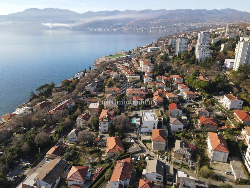 Kantrida - Moderno trisobno stanovanje z dvema garažnima mestoma