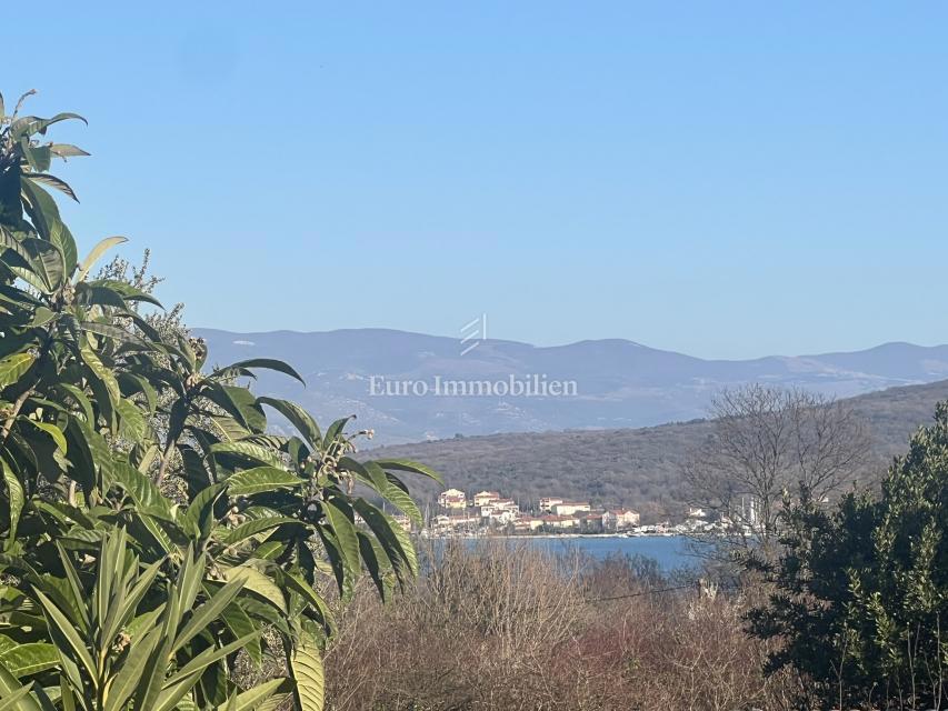 Samostojna hiša s teraso in vrtom, Čižići