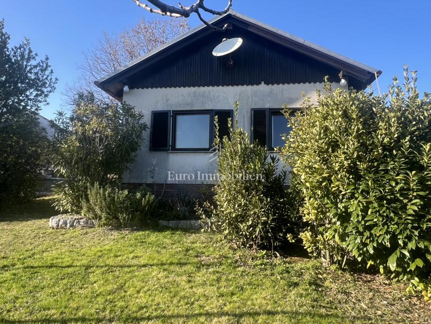 Samostojna hiša s teraso in vrtom, Čižići