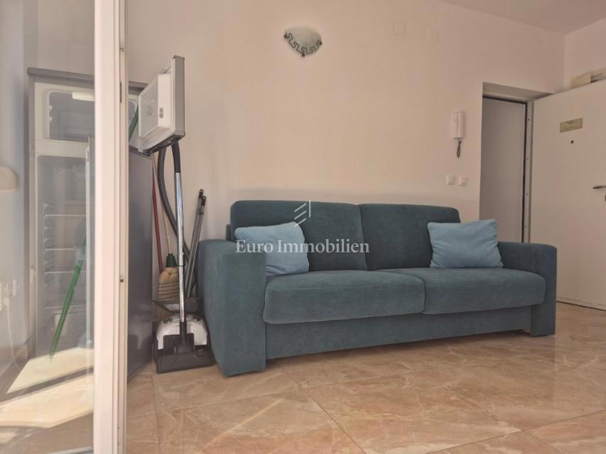 Mandre - apartma z dvema terasama, druga vrsta do morja