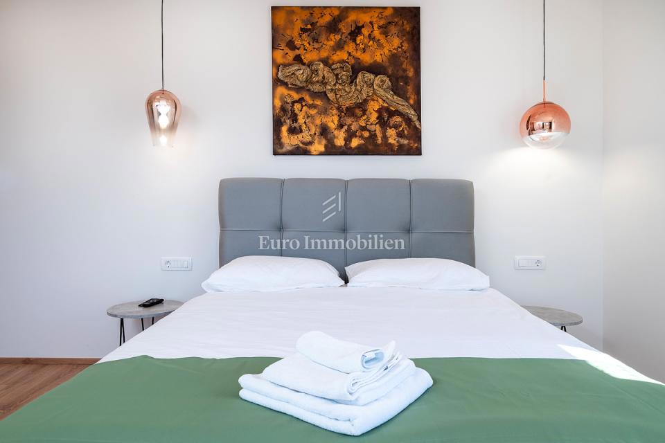 Istra - hiša z bazenom in jacuzzijem 2 km od morja