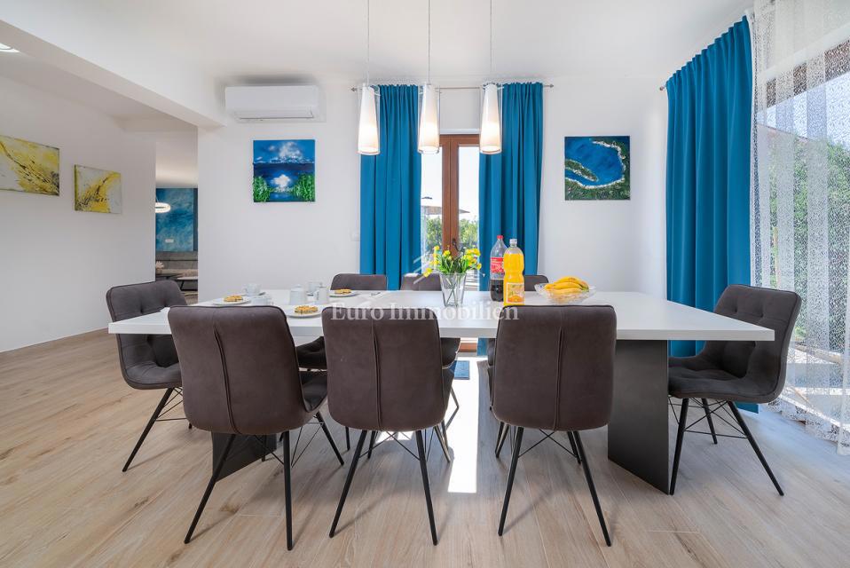 Istra - hiša z bazenom in jacuzzijem 2 km od morja