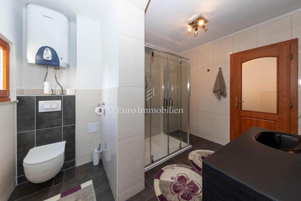 Selce, dve hiši za prodajo