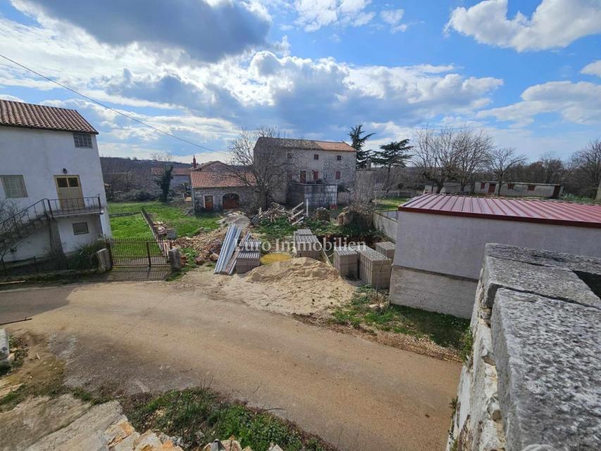 Avtentična istrska kamnita hiša z vrtom - Višnjan