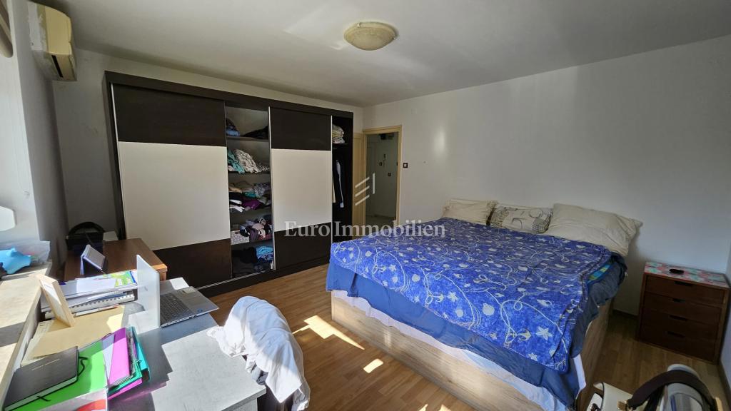 Čudovito 2-sobno stanovanje z dnevno sobo naprodaj