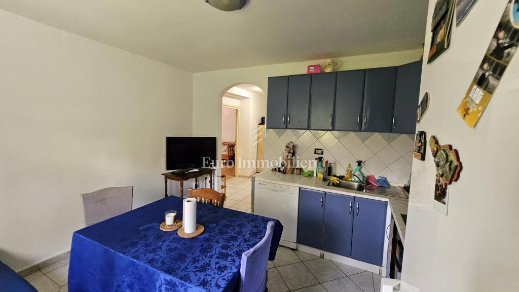 Čudovito 2-sobno stanovanje z dnevno sobo naprodaj