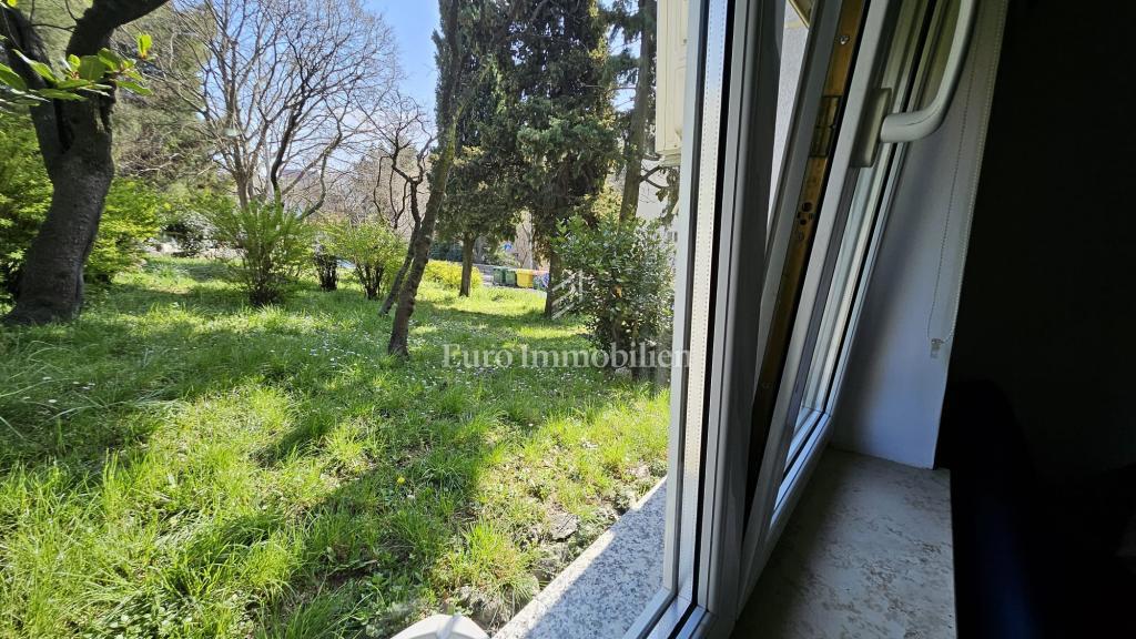 Čudovito 2-sobno stanovanje z dnevno sobo naprodaj