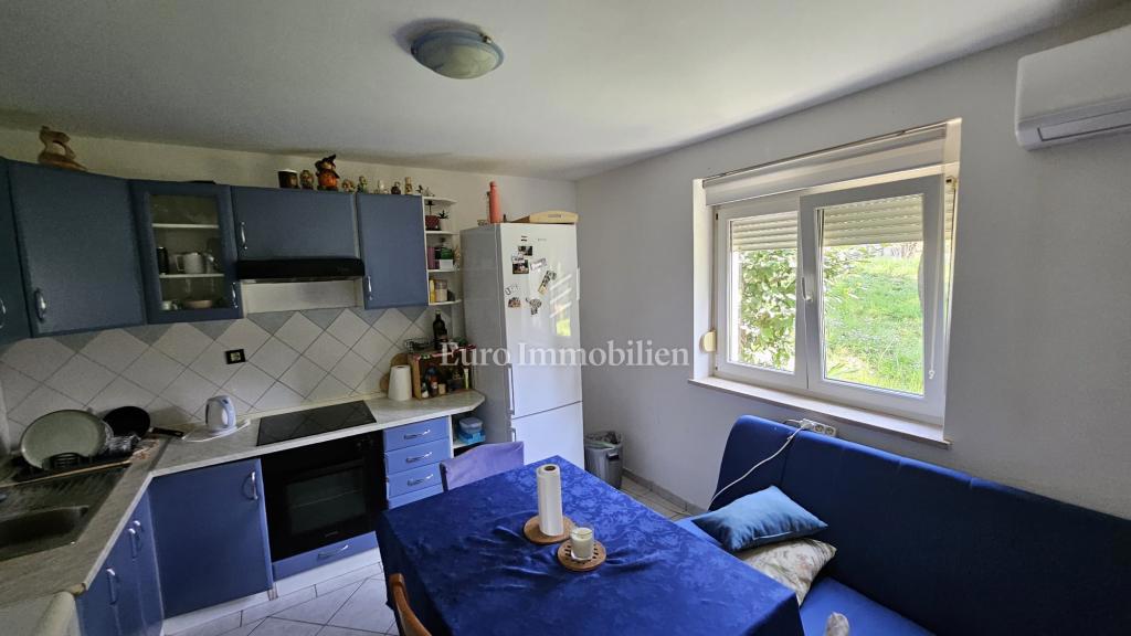 Čudovito 2-sobno stanovanje z dnevno sobo naprodaj