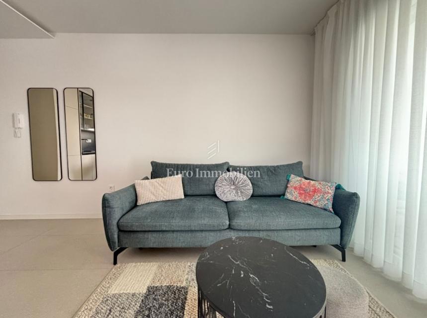 Apartma z dvema terasama v drugi vrsti do morja - Pag