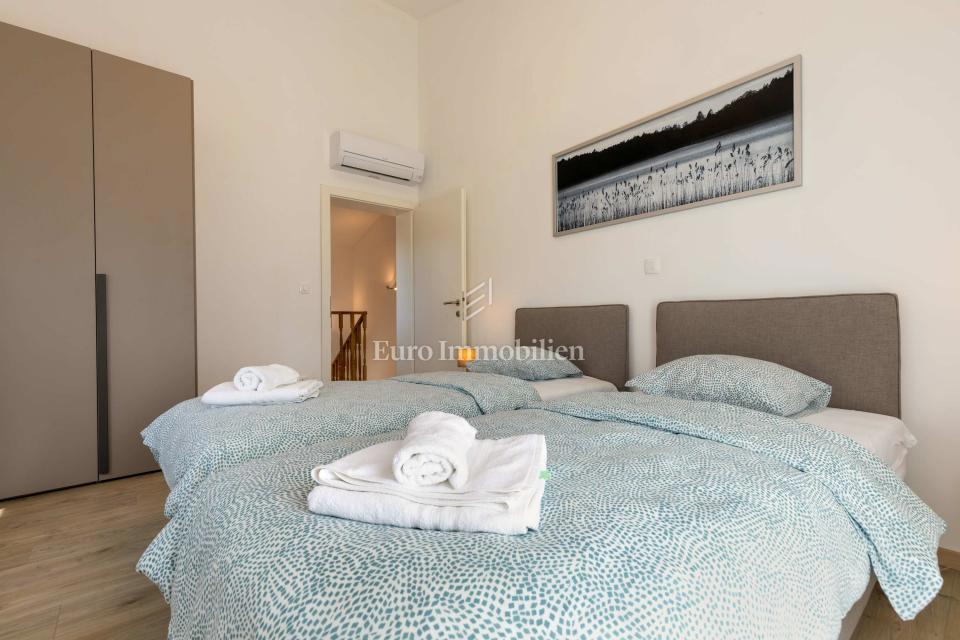 Istra - Vila z bazenom in panoramskim pogledom na morje