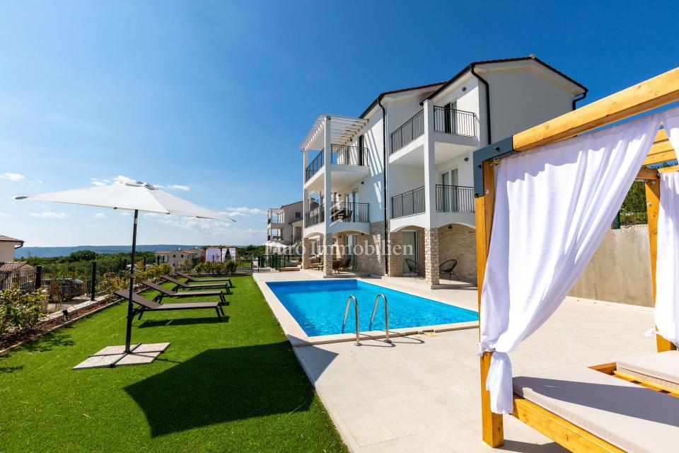 Istra - Vila z bazenom in panoramskim pogledom na morje