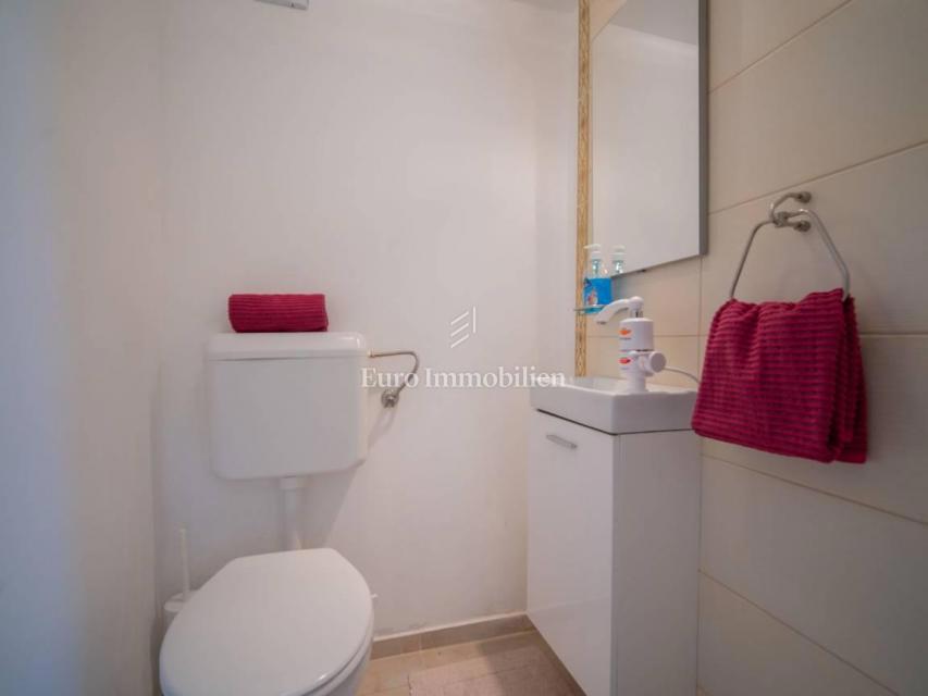 Fužine, Lič - očarljiva hiša v zeleni oazi