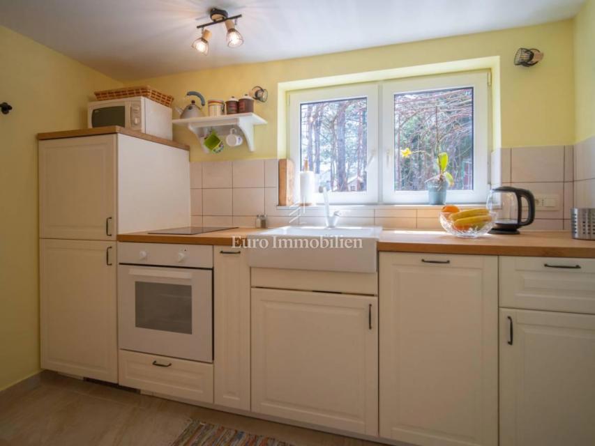 Fužine, Lič - očarljiva hiša v zeleni oazi