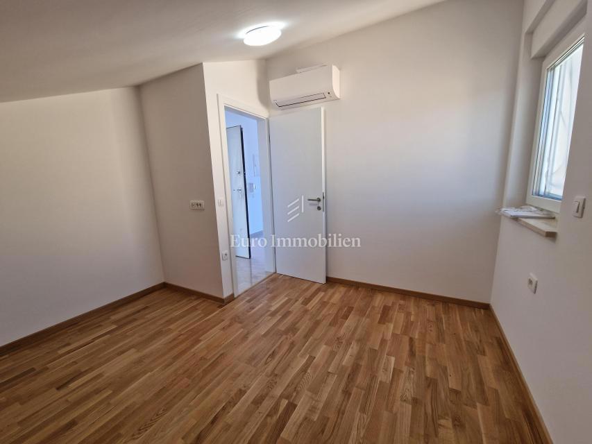 Novogradnja, apartma z odprtim pogledom na morje, Njivice