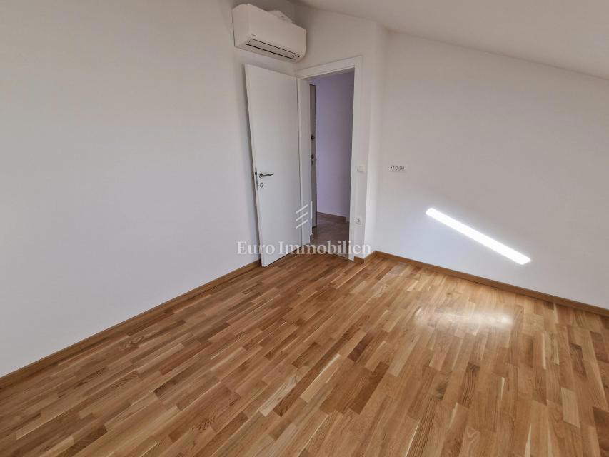 Novogradnja, apartma z odprtim pogledom na morje, Njivice