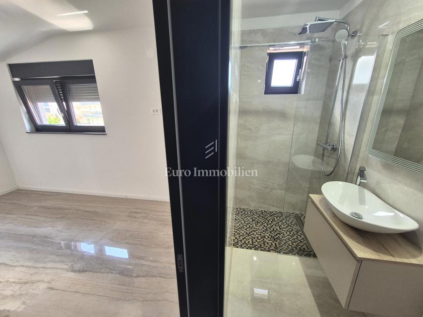 Apartma s prekrasnim pogledom na morje v Malinski