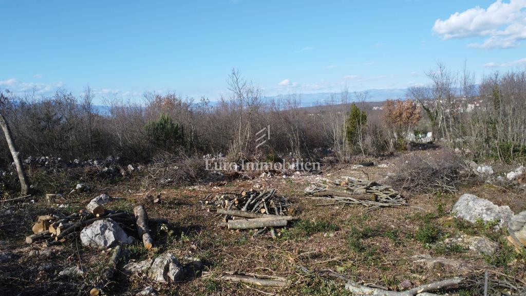 Gradbeno zemljišče s pogledom na morje