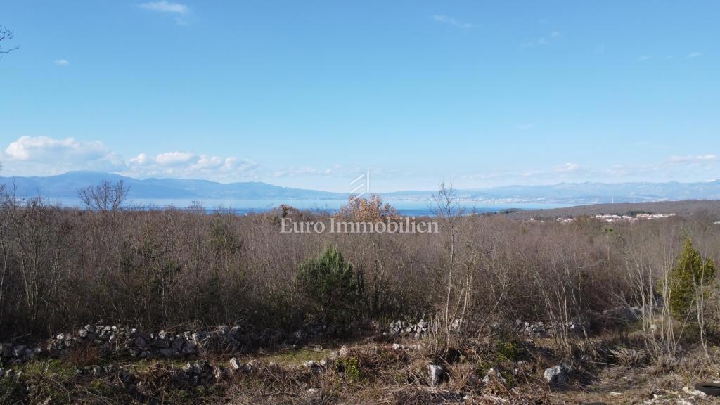 Gradbeno zemljišče s pogledom na morje