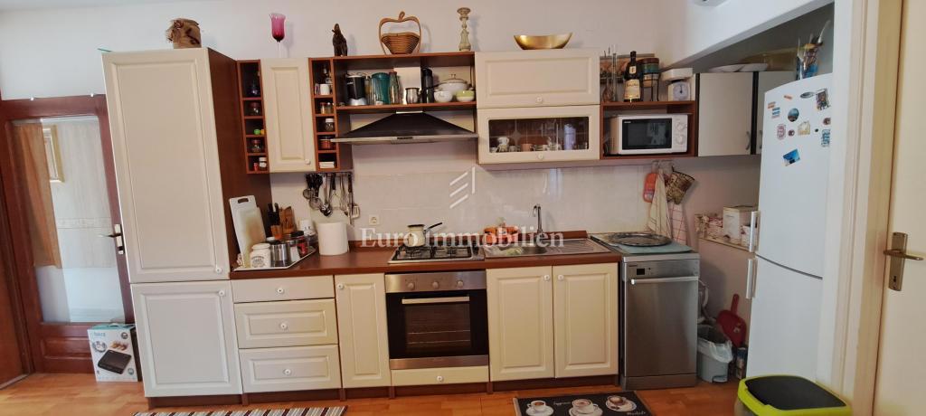 Malinska - apartma v prvem nadstropju blizu plaže