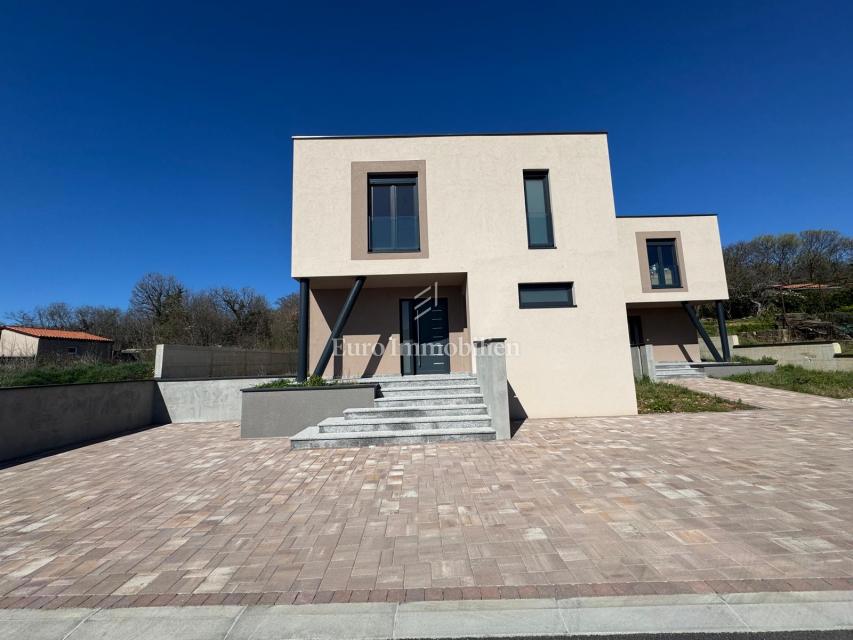 Hiša dvojček blizu centra, novogradnja Labin