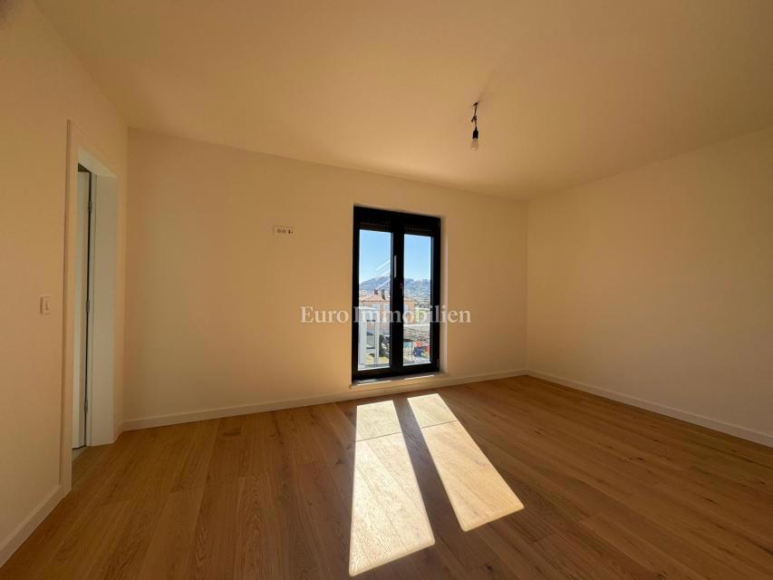 Hiša dvojček blizu centra, novogradnja Labin