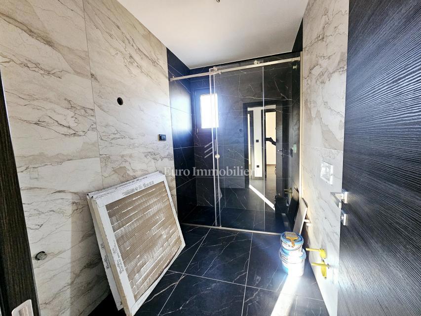 Penthouse na mirni lokaciji - novogradnja v mestu Krk