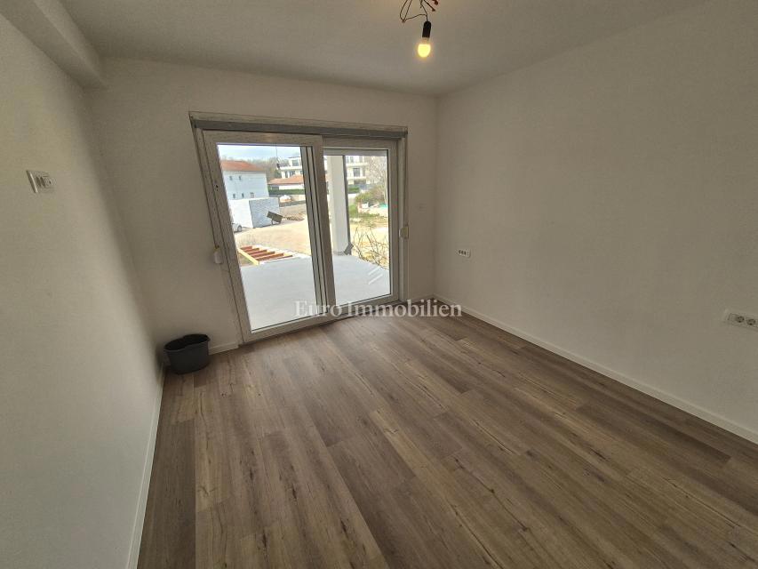 Krk - apartma z bazenom in vrtom