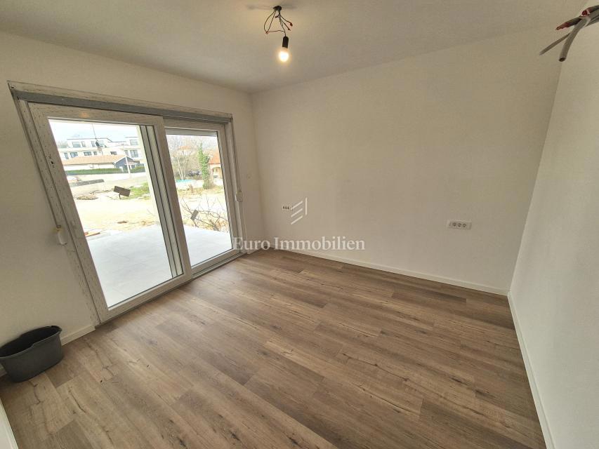 Krk - apartma z bazenom in vrtom