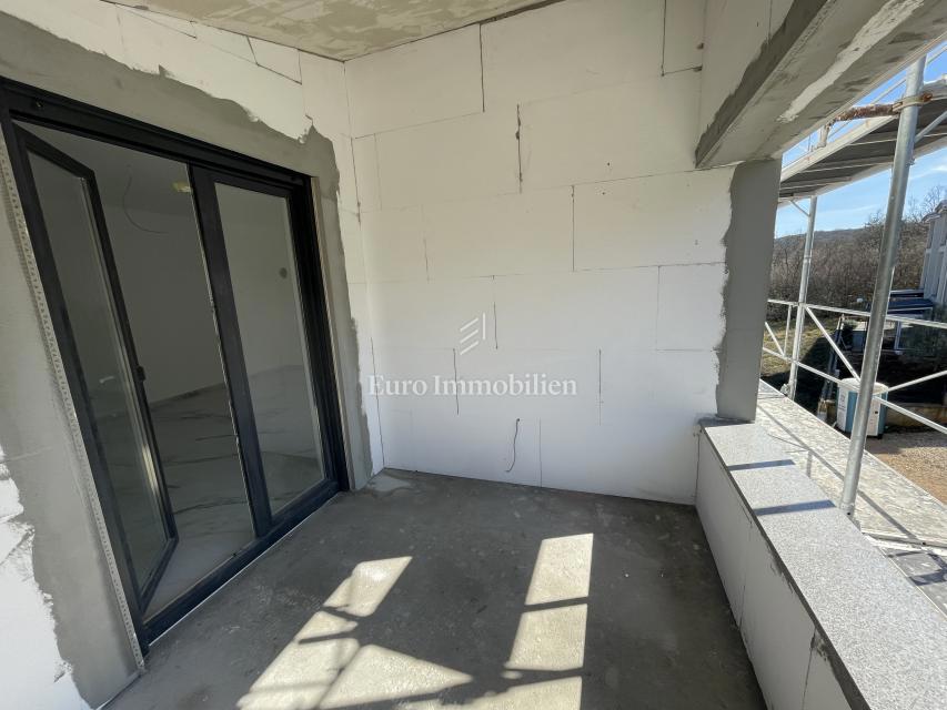Apartma v pritličju - novogradnja okolica Dobrinja