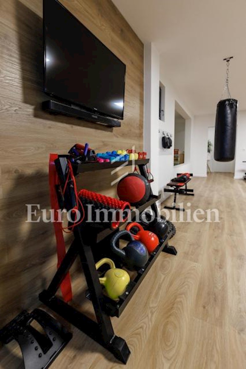 Vila z bazenom in pogledom na morje - Malinska