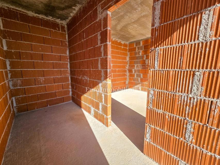 Vila z bazenom v izgradnji - okolica Poreča 