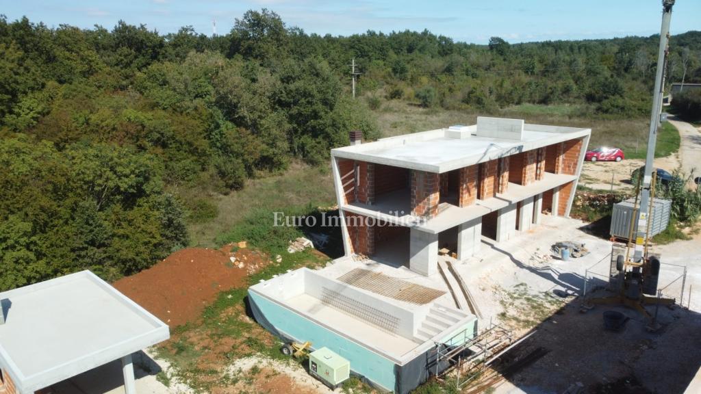 Vila z bazenom v izgradnji - okolica Poreča 