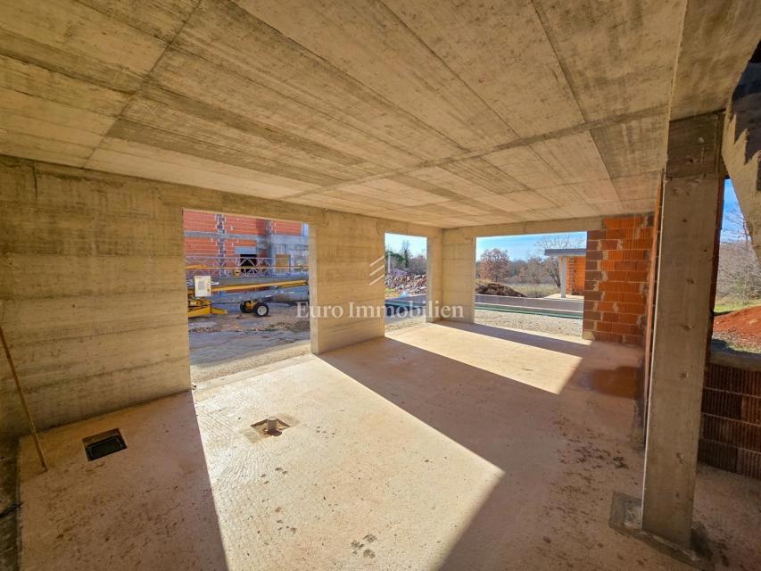 Vila z bazenom v izgradnji - okolica Poreča 