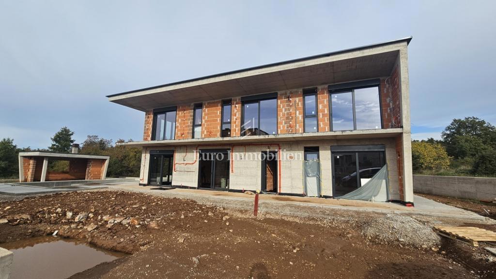 Vila z bazenom v izgradnji - okolica Poreča 