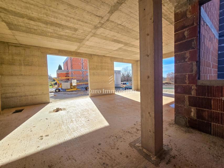 Vila z bazenom v izgradnji - okolica Poreča 