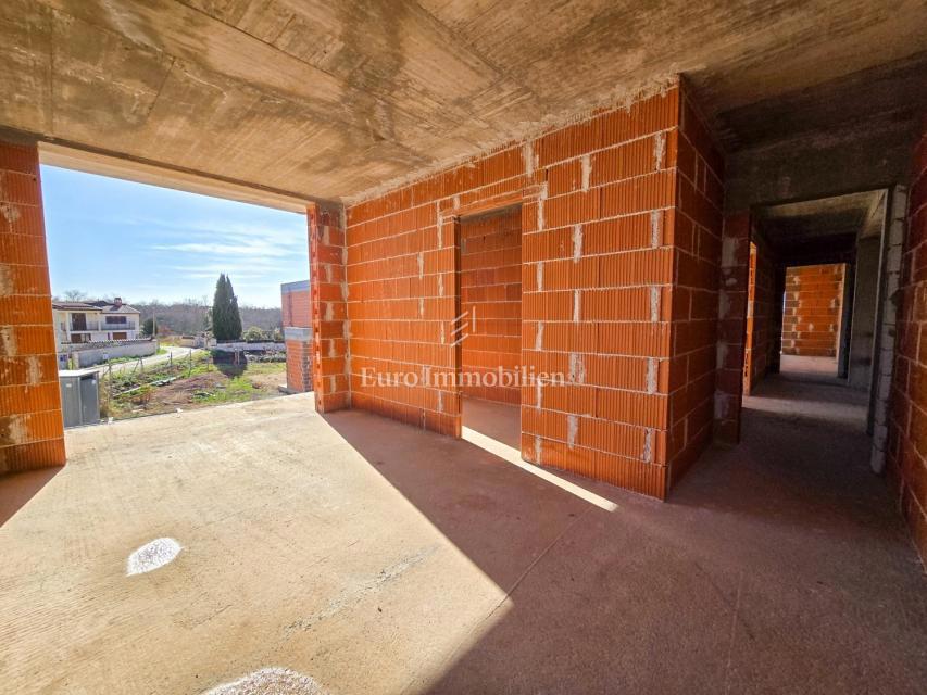 Vila z bazenom v izgradnji - okolica Poreča 