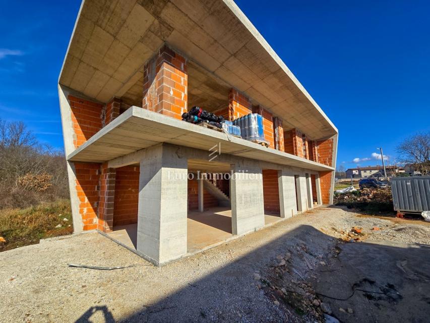 Vila z bazenom v izgradnji - okolica Poreča 