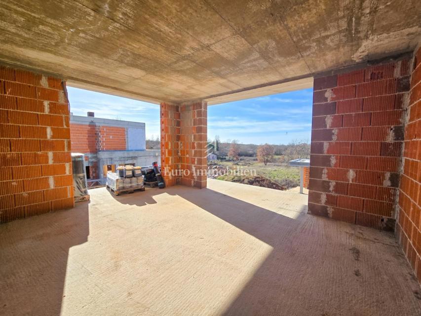 Vila z bazenom v izgradnji - okolica Poreča 