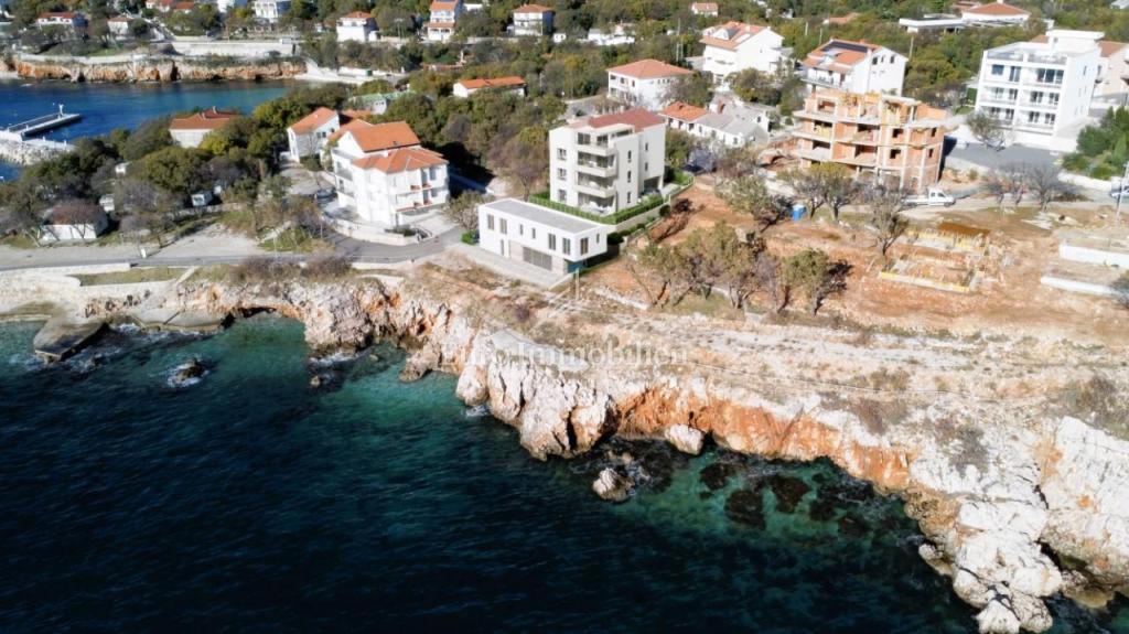 Povile novogradnja 30 metrov od plaže