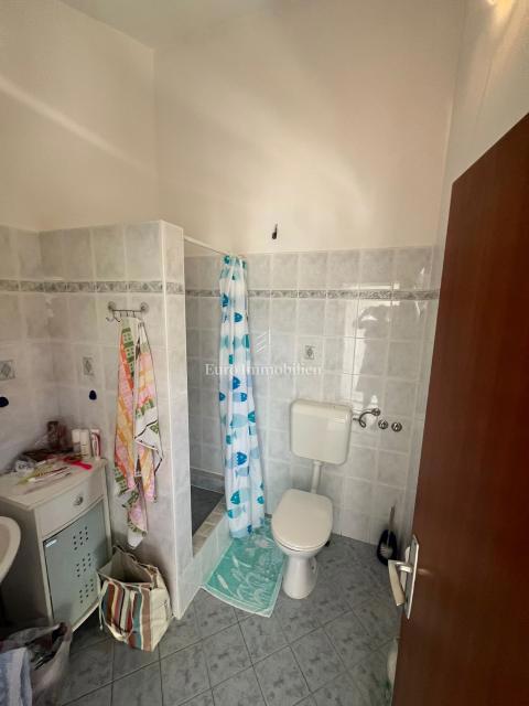 Pašman - hiša s tremi apartmaji