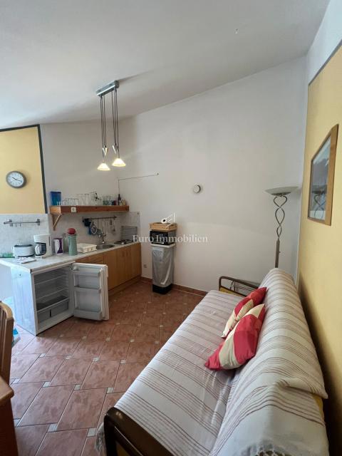 Pašman - hiša s tremi apartmaji