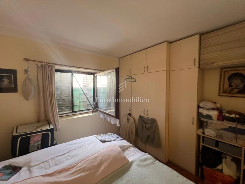 Pašman - hiša s tremi apartmaji