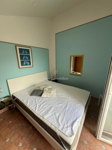 Pašman - hiša s tremi apartmaji