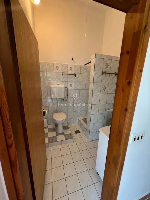 Pašman - hiša s tremi apartmaji