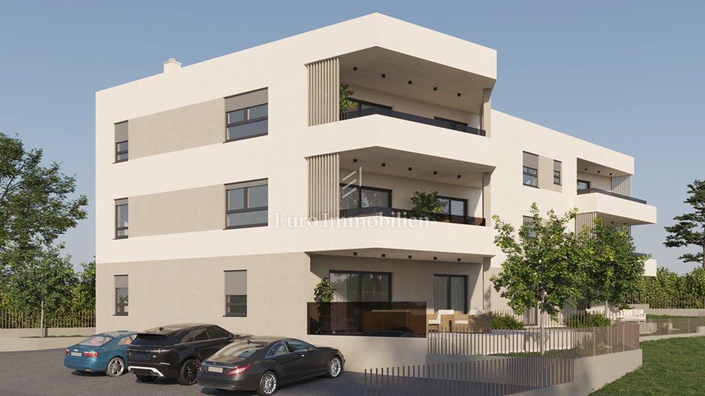 Vodice, apartma blizu plaže - novogradnja!
