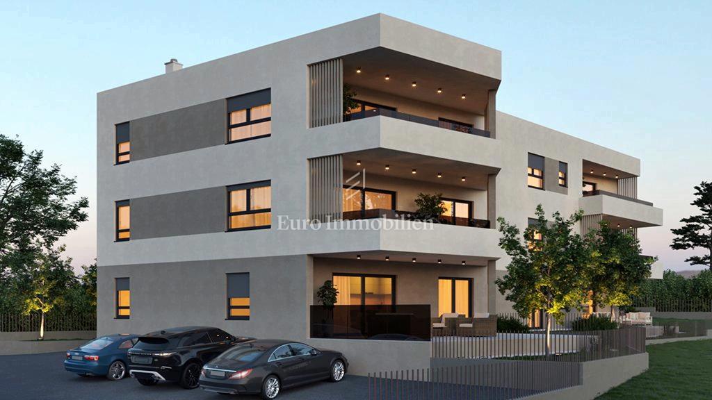Vodice, apartma blizu plaže - novogradnja!