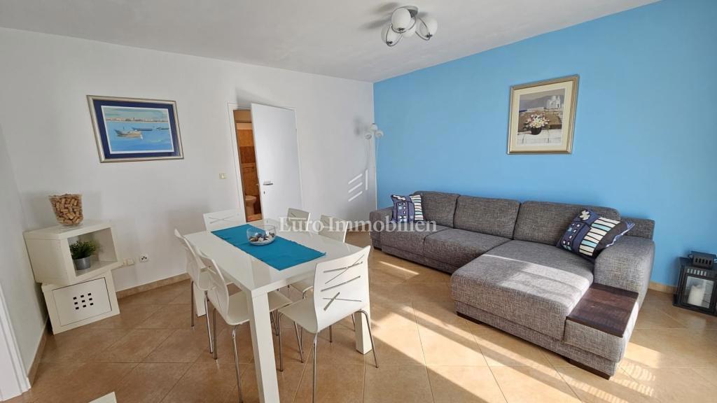Apartma z 2 sobami, obdan z zelenjem