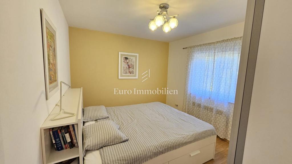 Apartma z 2 sobami, obdan z zelenjem