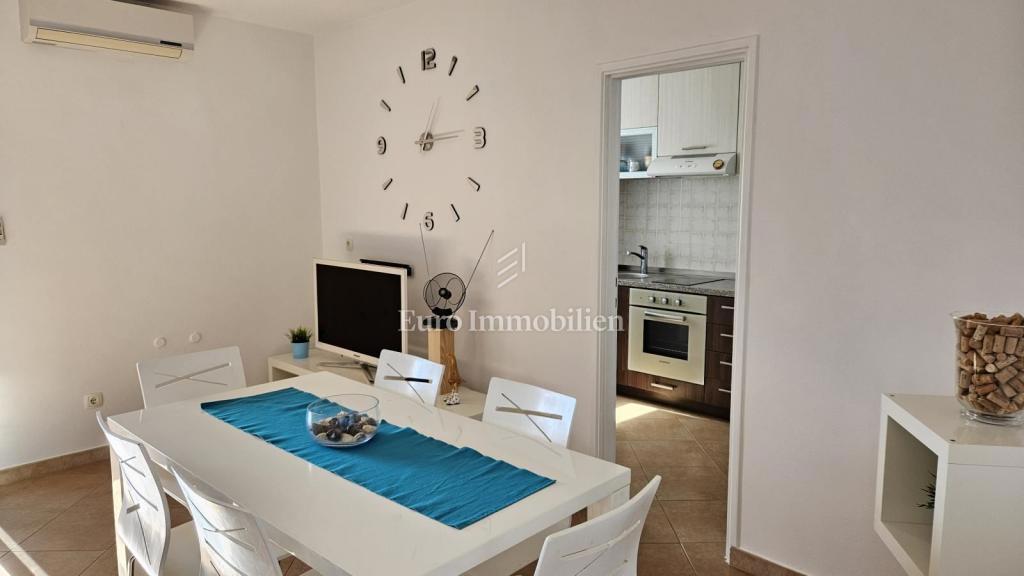 Apartma z 2 sobami, obdan z zelenjem