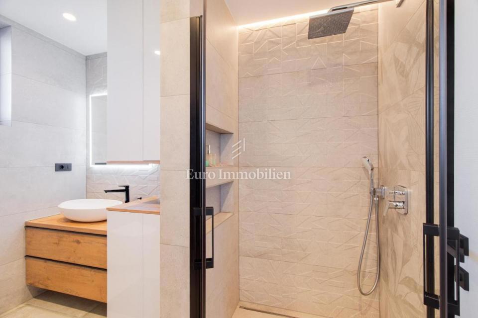 Malinska - opremljen apartma s pogledom na morje